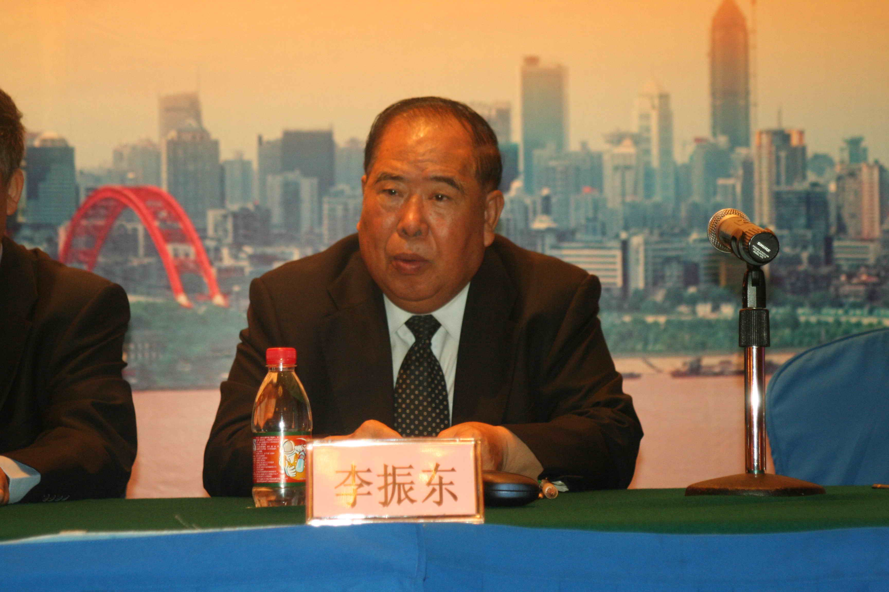 湖北水总董事长_湖北董事长叶必文妻子(3)